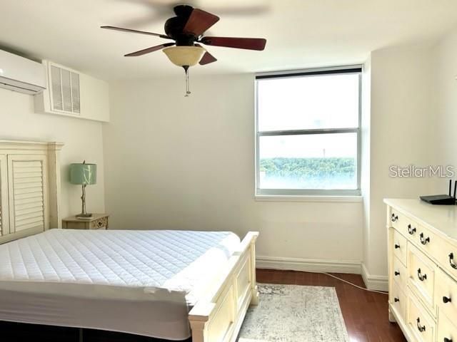 Active With Contract: $1,895 (1 beds, 1 baths, 656 Square Feet)