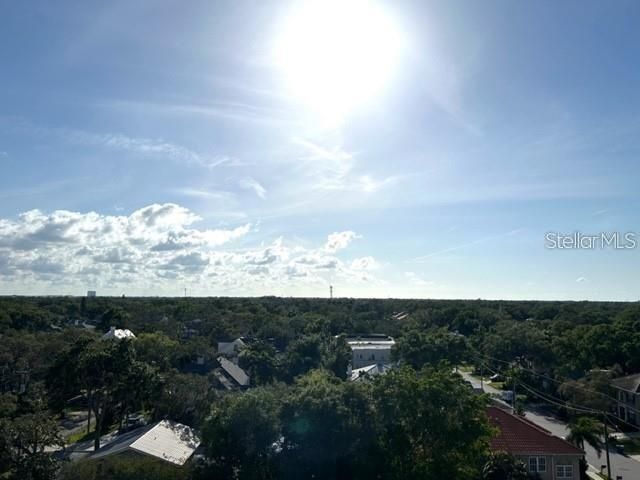 Active With Contract: $1,895 (1 beds, 1 baths, 656 Square Feet)