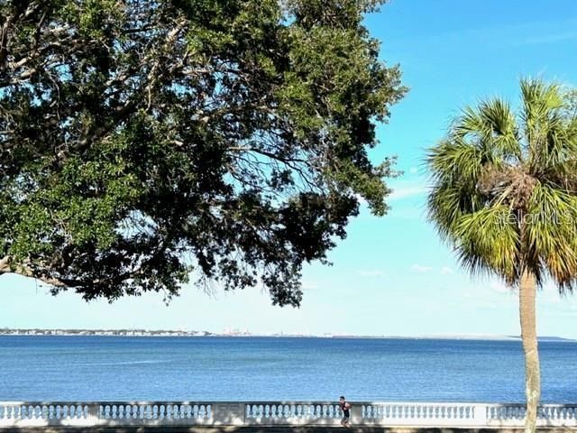 Active With Contract: $1,895 (1 beds, 1 baths, 656 Square Feet)