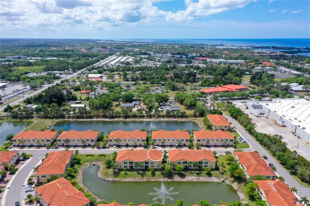 На продажу: $299,000 (2 спален, 2 ванн, 1135 Квадратных фут)