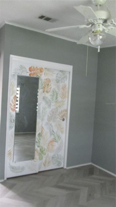 На продажу: $159,900 (2 спален, 2 ванн, 1040 Квадратных фут)