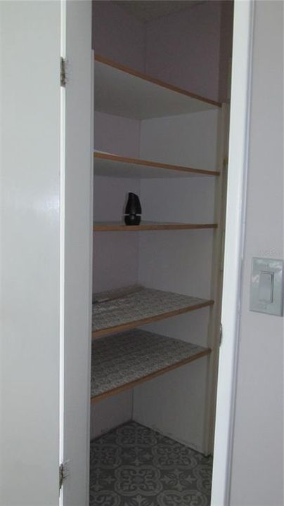 На продажу: $159,900 (2 спален, 2 ванн, 1040 Квадратных фут)