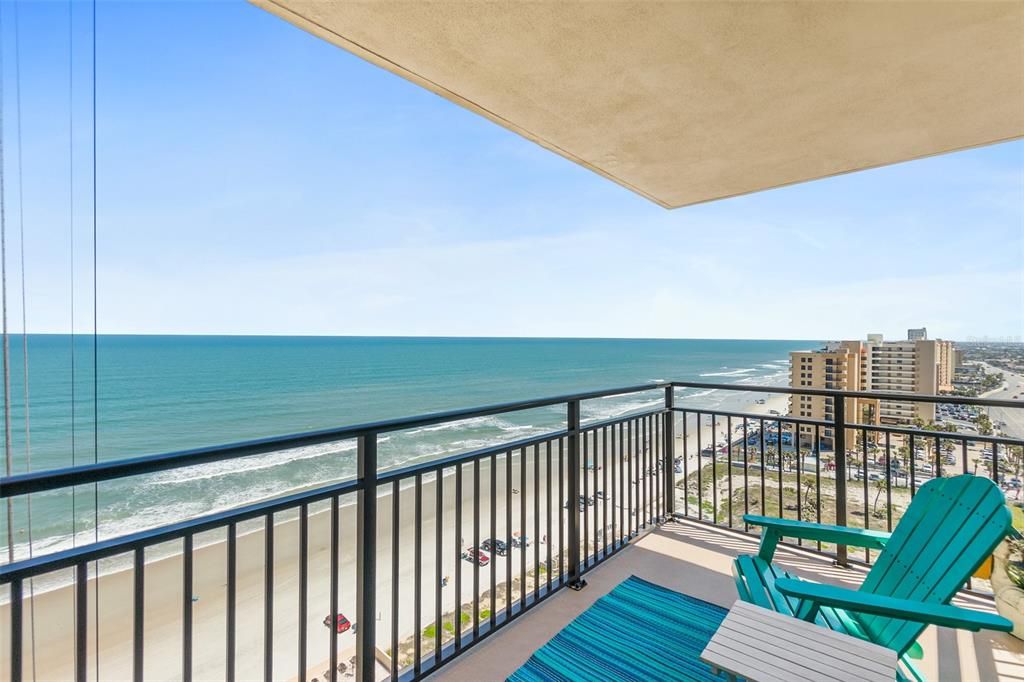 Под контрактом: $349,900 (2 спален, 2 ванн, 1051 Квадратных фут)