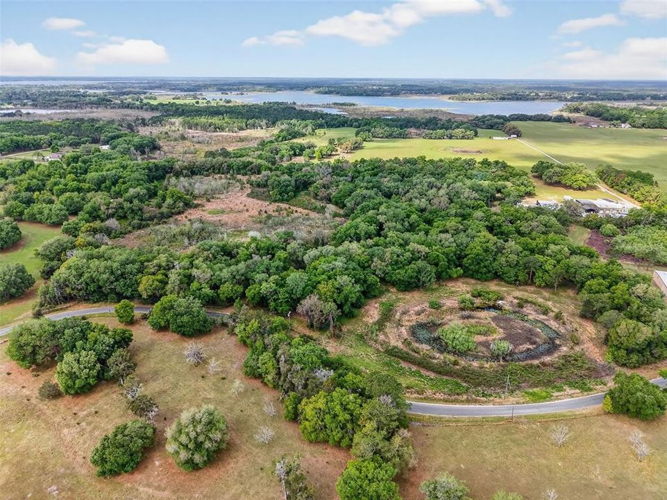 На продажу: $799,000 (25.01 acres)