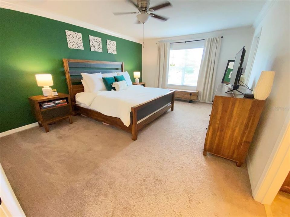 Activo con contrato: $234,000 (3 camas, 2 baños, 1666 Pies cuadrados)