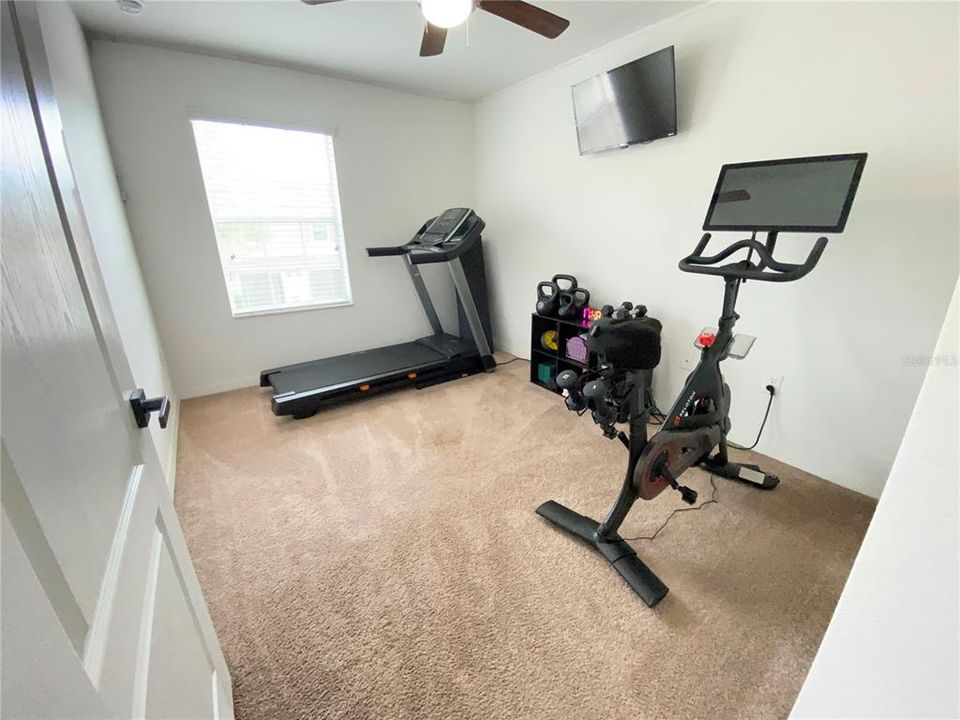 Activo con contrato: $234,000 (3 camas, 2 baños, 1666 Pies cuadrados)