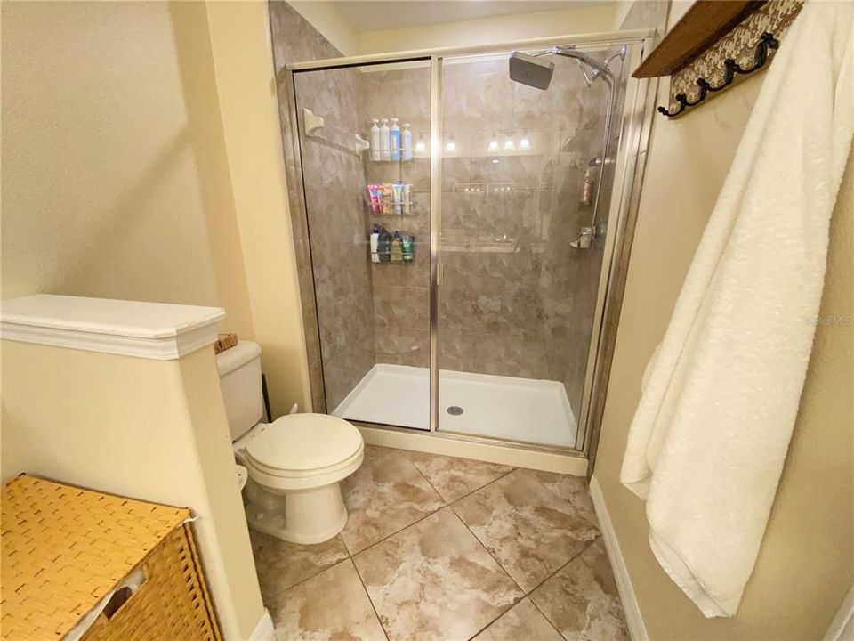 Activo con contrato: $234,000 (3 camas, 2 baños, 1666 Pies cuadrados)