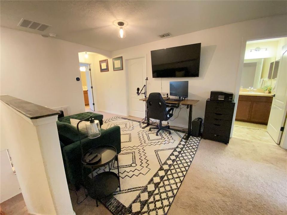 Activo con contrato: $234,000 (3 camas, 2 baños, 1666 Pies cuadrados)