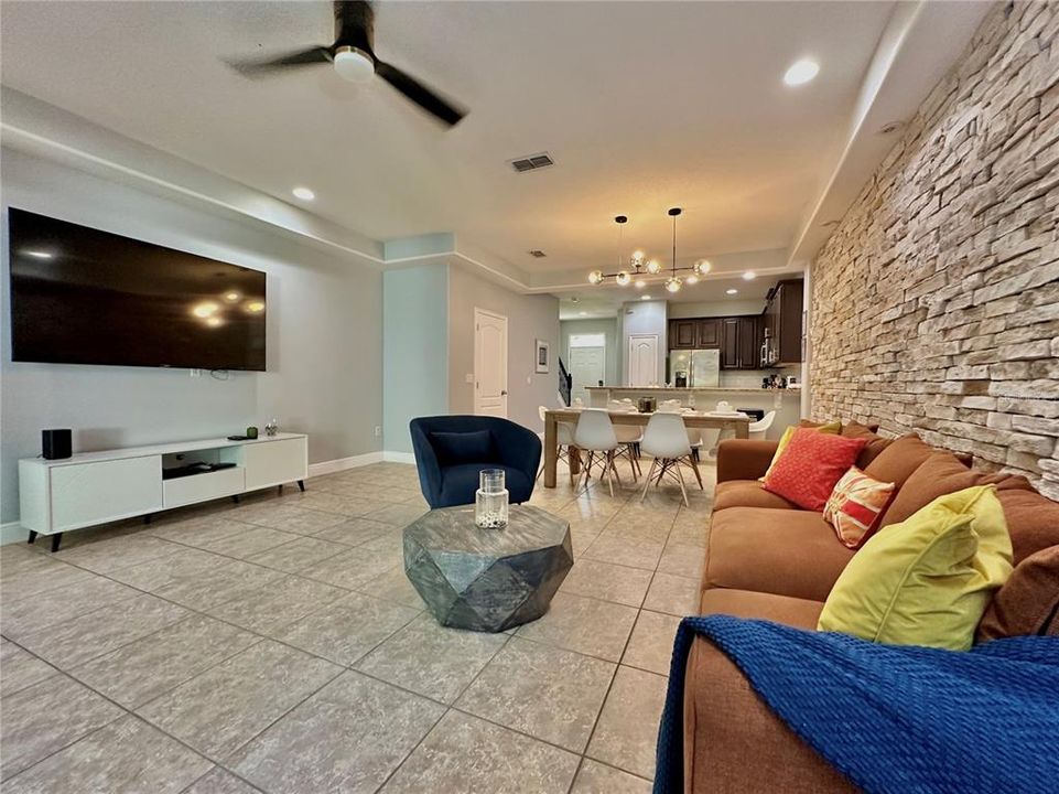 En Venta: $290,000 (3 camas, 2 baños, 1632 Pies cuadrados)