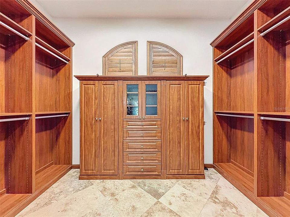 Active With Contract: $1,199,000 (4 beds, 4 baths, 3731 Square Feet)