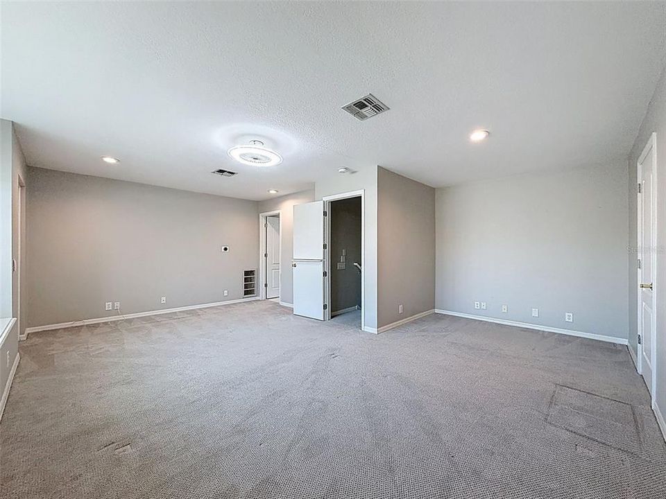 Active With Contract: $1,199,000 (4 beds, 4 baths, 3731 Square Feet)