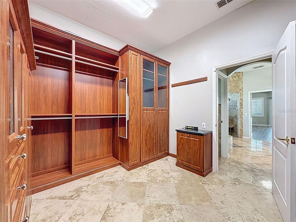 Active With Contract: $1,199,000 (4 beds, 4 baths, 3731 Square Feet)