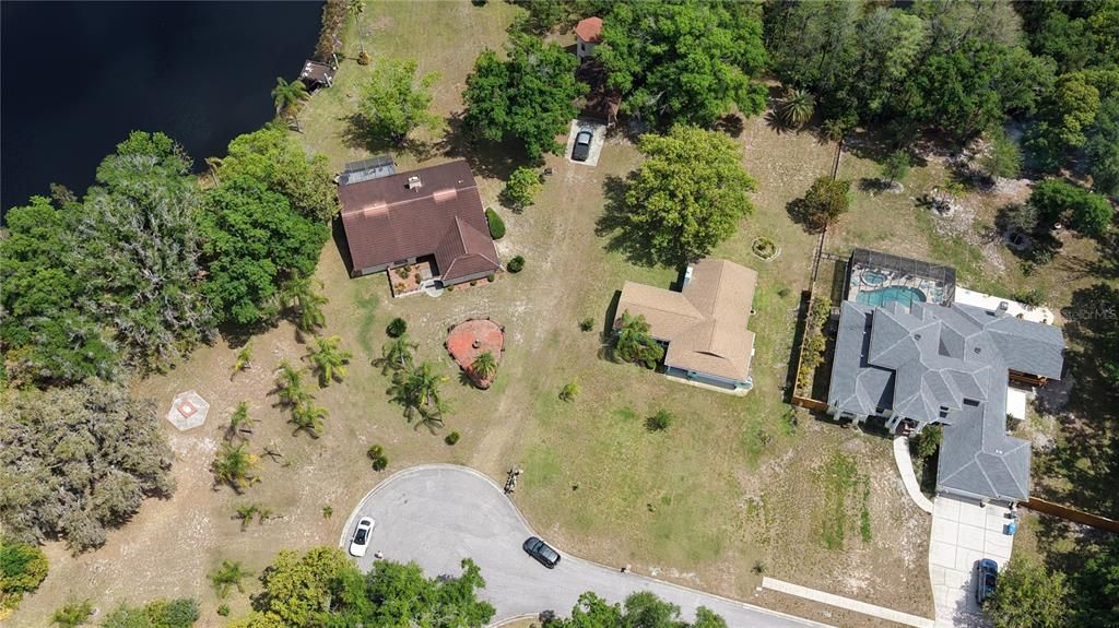En Venta: $400,000 (0.92 acres)