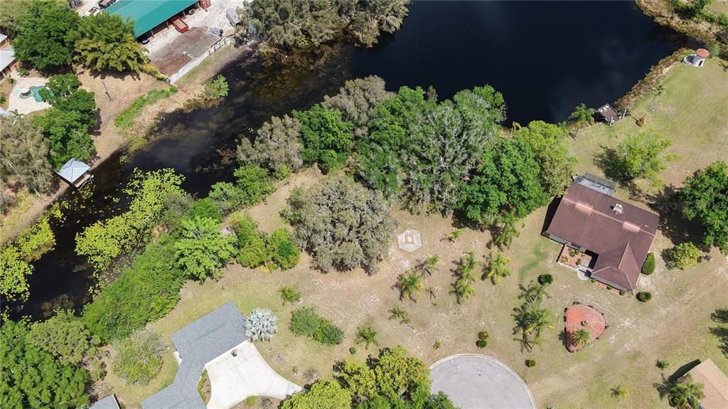 En Venta: $400,000 (0.92 acres)