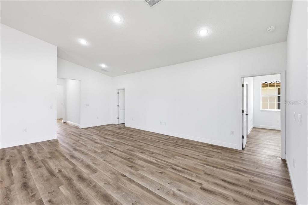 For Sale: $495,000 (4 beds, 3 baths, 2233 Square Feet)