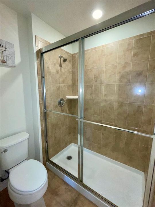 Под контрактом: $2,595 (5 спален, 4 ванн, 2076 Квадратных фут)