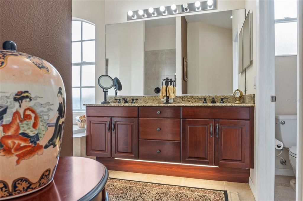 Active With Contract: $574,900 (4 beds, 3 baths, 2550 Square Feet)