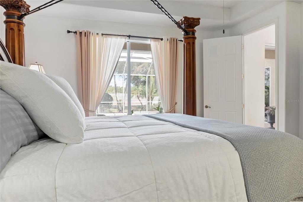 Active With Contract: $574,900 (4 beds, 3 baths, 2550 Square Feet)