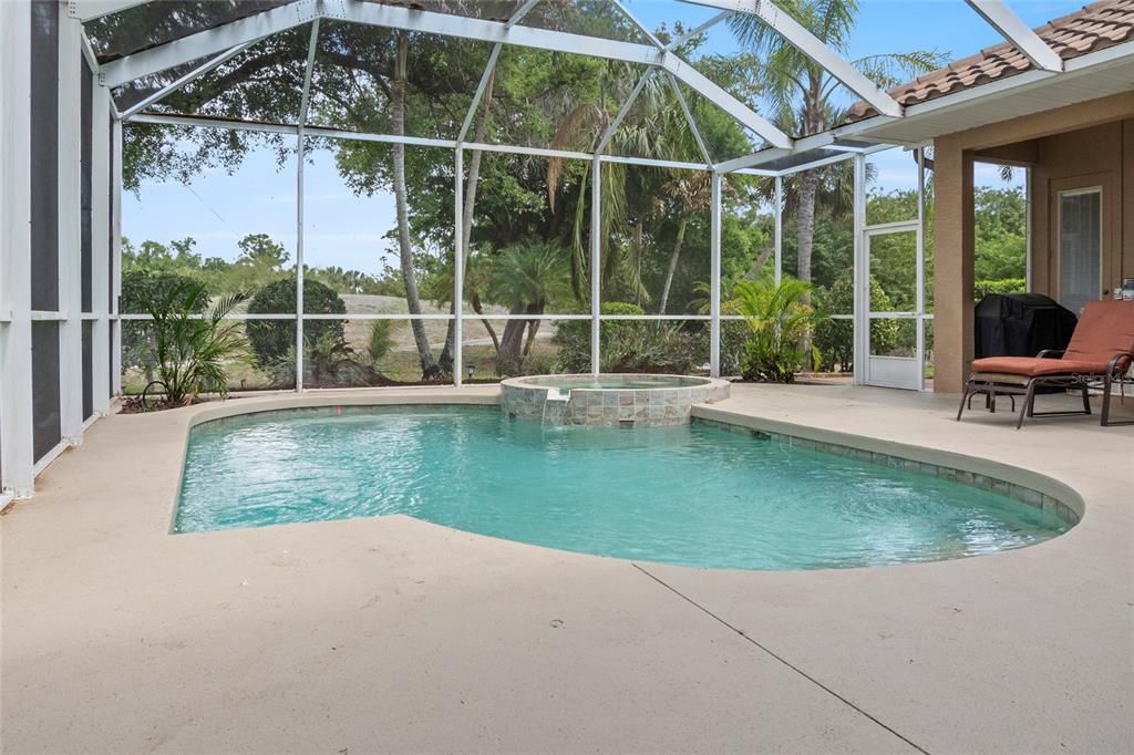 Active With Contract: $574,900 (4 beds, 3 baths, 2550 Square Feet)