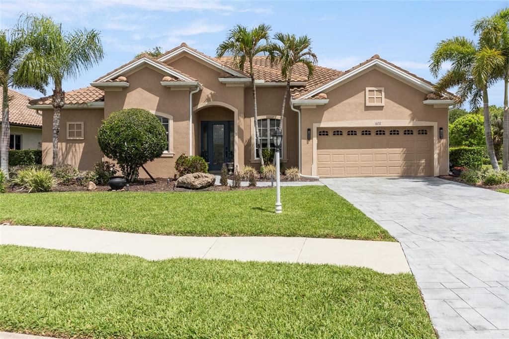 Active With Contract: $574,900 (4 beds, 3 baths, 2550 Square Feet)