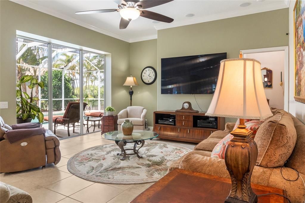 Active With Contract: $574,900 (4 beds, 3 baths, 2550 Square Feet)