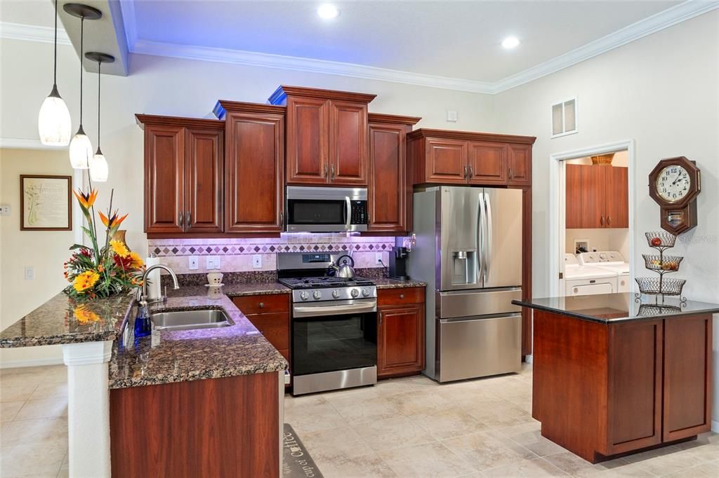 Active With Contract: $574,900 (4 beds, 3 baths, 2550 Square Feet)