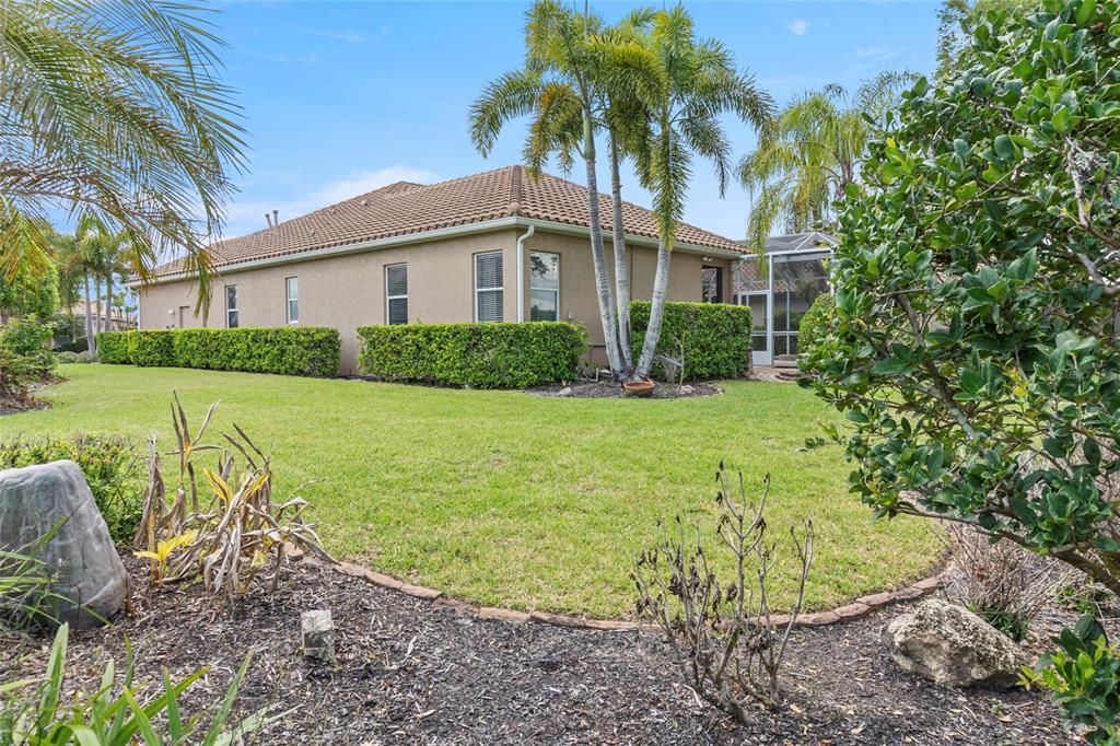 Active With Contract: $574,900 (4 beds, 3 baths, 2550 Square Feet)