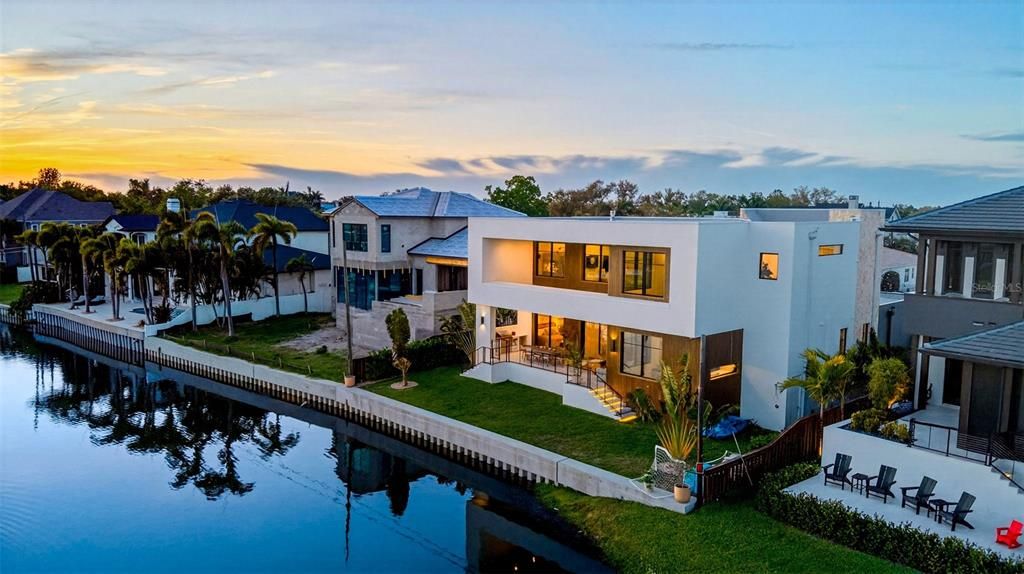 На продажу: $4,950,000 (5 спален, 4 ванн, 4338 Квадратных фут)