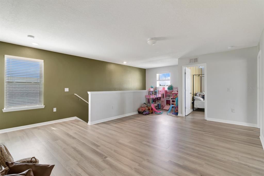 For Sale: $430,000 (4 beds, 3 baths, 2204 Square Feet)