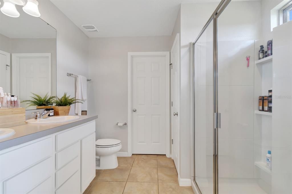 For Sale: $430,000 (4 beds, 3 baths, 2204 Square Feet)