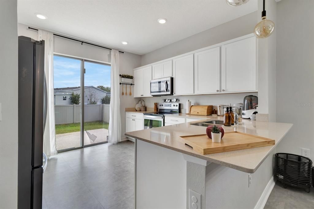 For Sale: $430,000 (4 beds, 3 baths, 2204 Square Feet)
