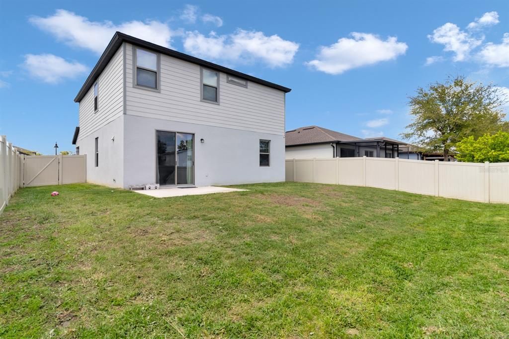 For Sale: $430,000 (4 beds, 3 baths, 2204 Square Feet)