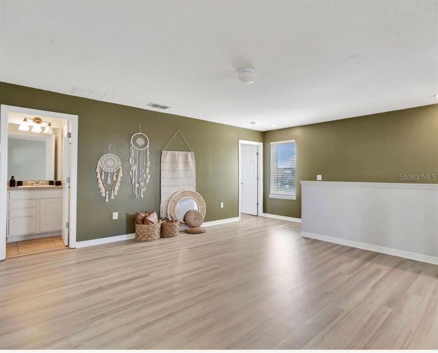 For Sale: $430,000 (4 beds, 3 baths, 2204 Square Feet)