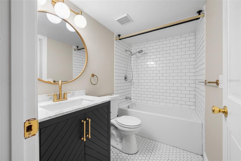 En Venta: $224,900 (3 camas, 3 baños, 1370 Pies cuadrados)