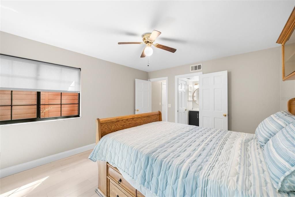 En Venta: $224,900 (3 camas, 3 baños, 1370 Pies cuadrados)