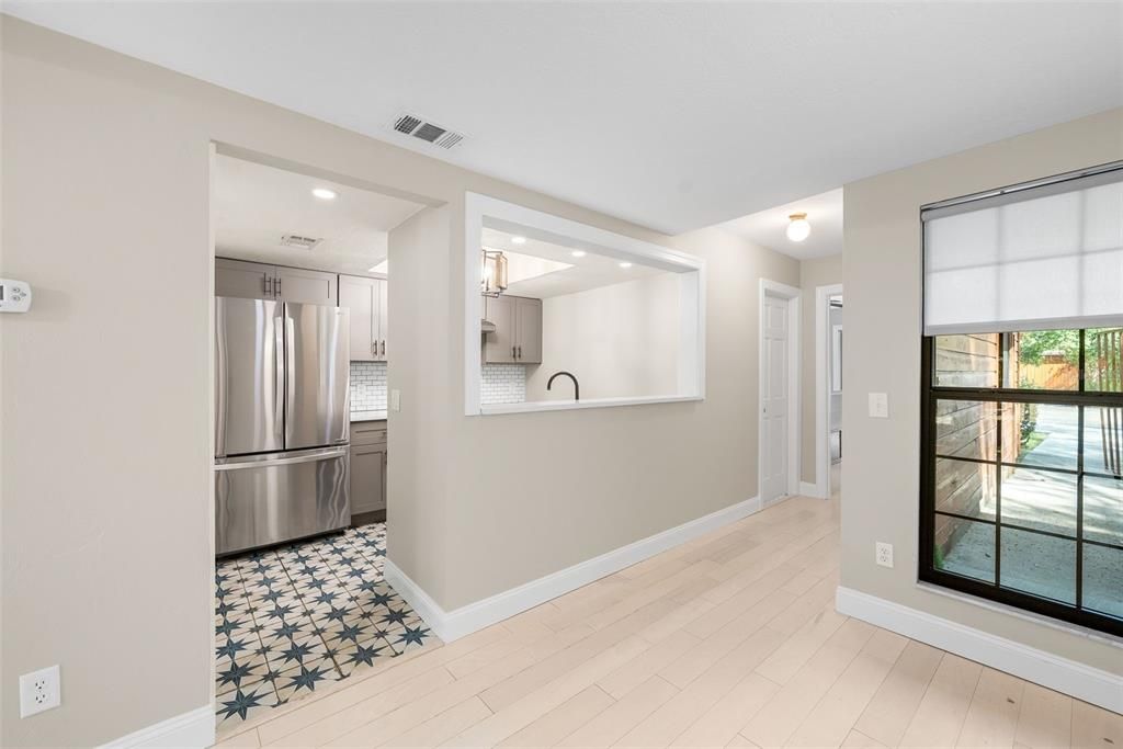 En Venta: $224,900 (3 camas, 3 baños, 1370 Pies cuadrados)