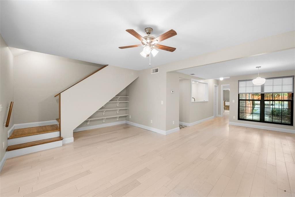 En Venta: $224,900 (3 camas, 3 baños, 1370 Pies cuadrados)