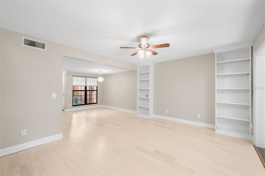 En Venta: $224,900 (3 camas, 3 baños, 1370 Pies cuadrados)