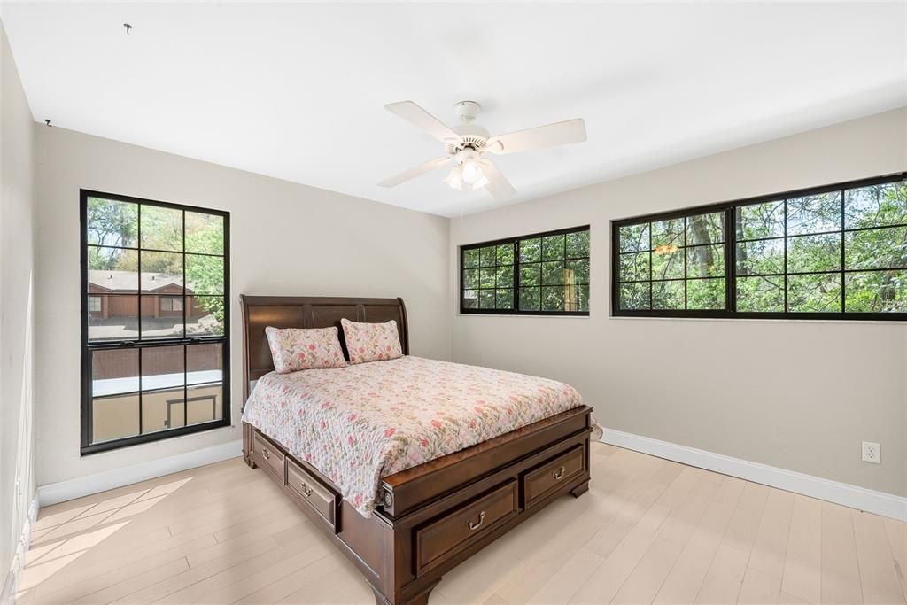 En Venta: $224,900 (3 camas, 3 baños, 1370 Pies cuadrados)