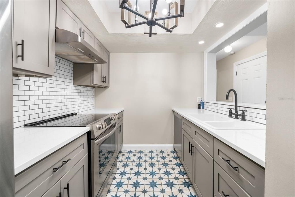 En Venta: $224,900 (3 camas, 3 baños, 1370 Pies cuadrados)