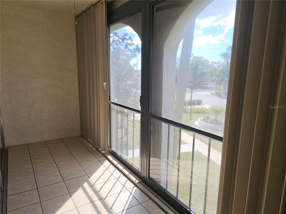 Activo con contrato: $99,800 (1 camas, 1 baños, 700 Pies cuadrados)