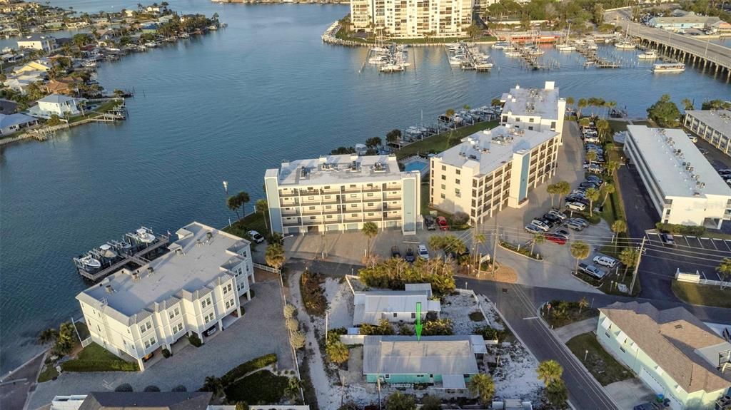 待售: $650,000 (0.11 acres)