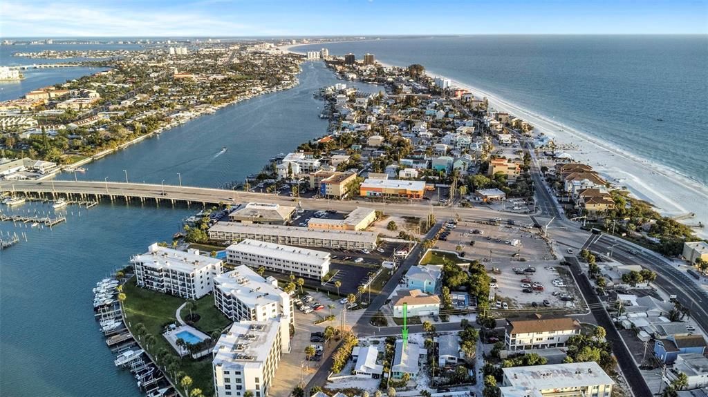 待售: $650,000 (0.11 acres)