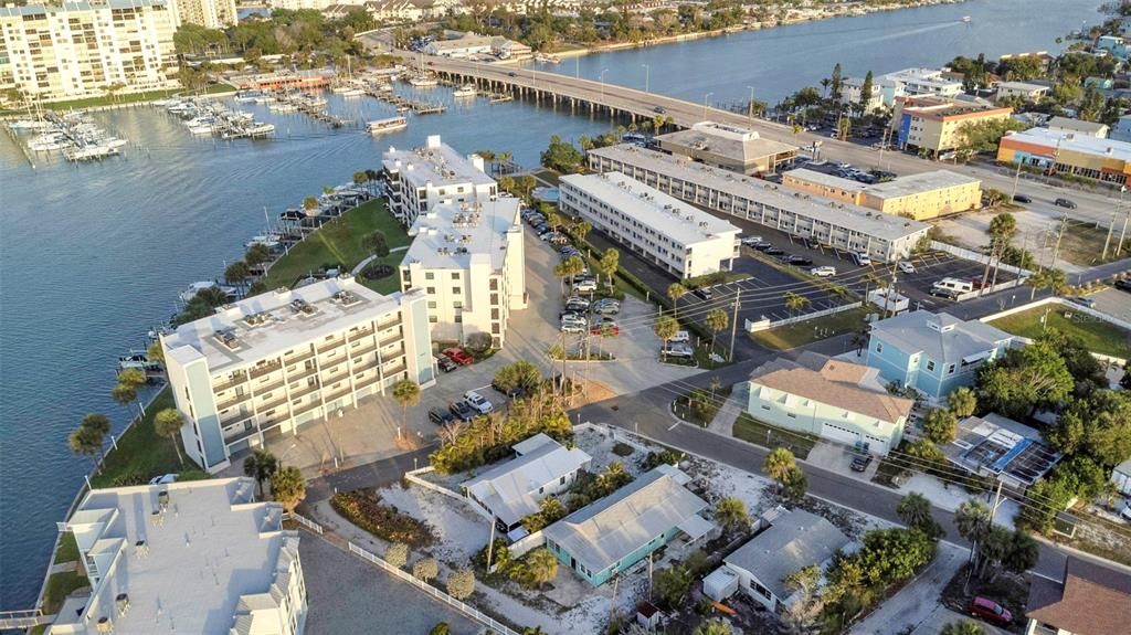 待售: $650,000 (0.11 acres)