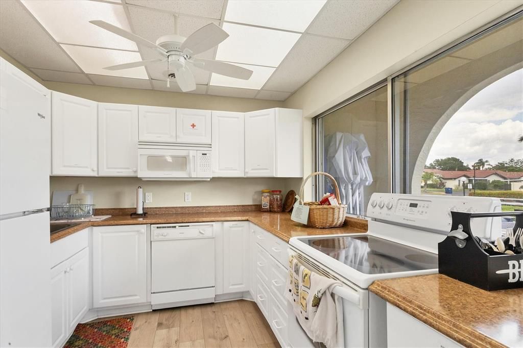 На продажу: $160,000 (1 спален, 1 ванн, 857 Квадратных фут)