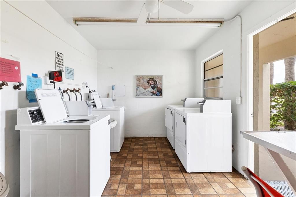 На продажу: $160,000 (1 спален, 1 ванн, 857 Квадратных фут)