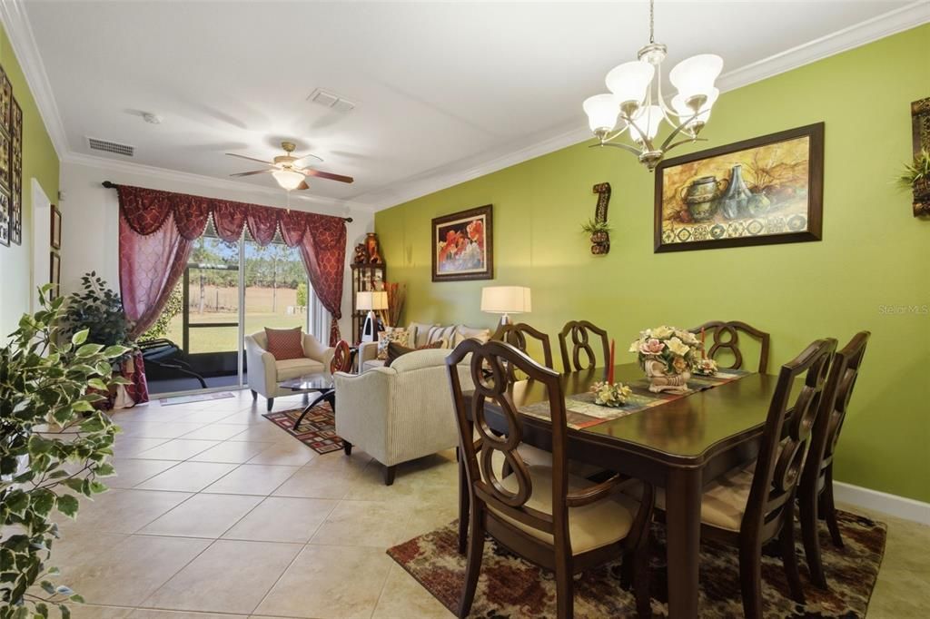 En Venta: $295,000 (2 camas, 2 baños, 1374 Pies cuadrados)