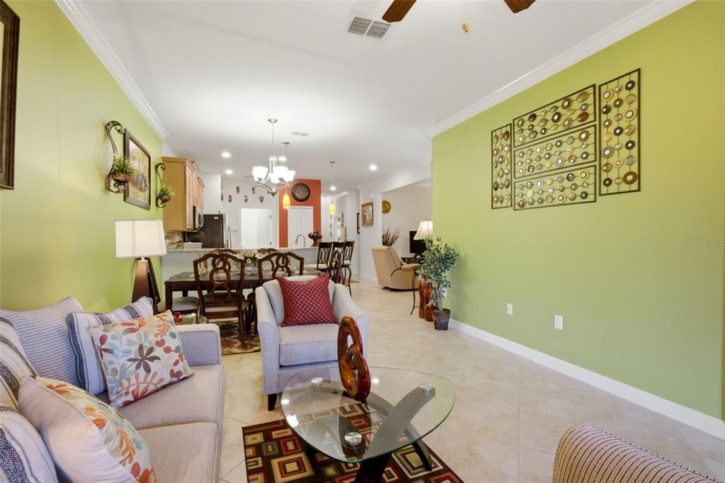 En Venta: $295,000 (2 camas, 2 baños, 1374 Pies cuadrados)