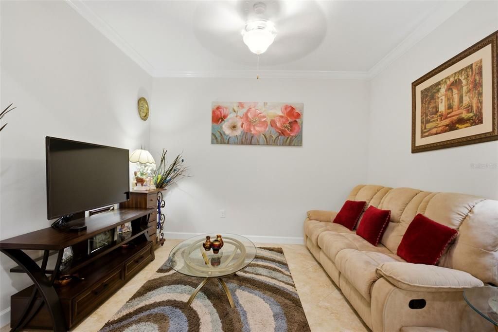 En Venta: $295,000 (2 camas, 2 baños, 1374 Pies cuadrados)