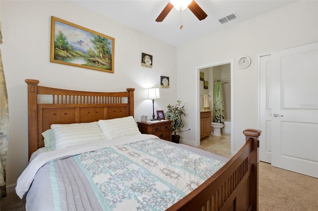 En Venta: $295,000 (2 camas, 2 baños, 1374 Pies cuadrados)